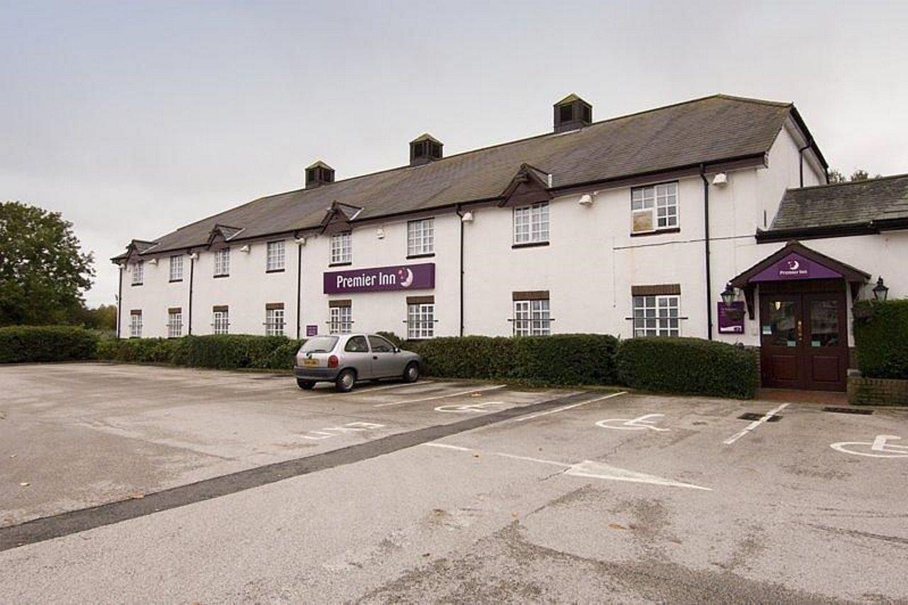 Premier Inn Premier Inn Wirral Greasby Exterior foto